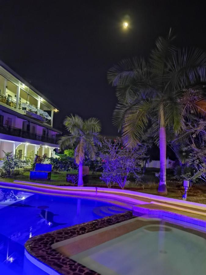 Nickles Park Resort Panglao Exteriör bild